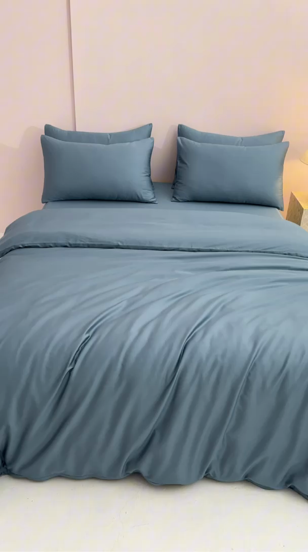91家纺网 家纺一手货源 找家纺 闲鱼家纺 2025新款亲肤舒适60S黑标A类全棉纯色四件套单被套单床笠-风格一单被套单床笠-风格二 北欧蓝