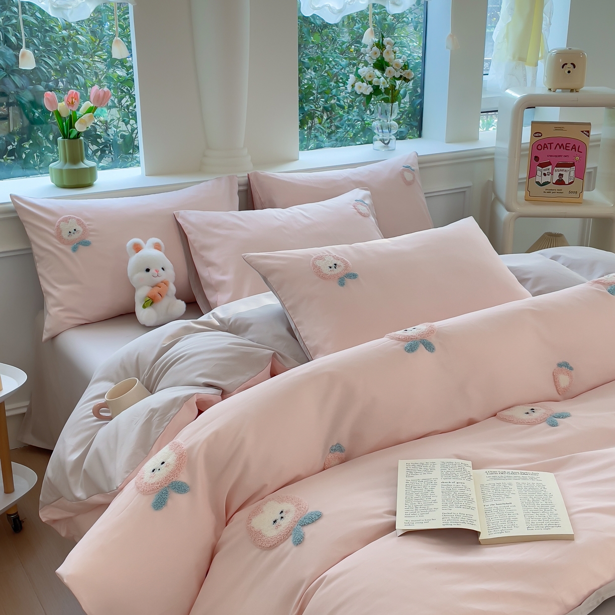 91家纺网 家纺一手货源 找家纺 锦觅家纺  2025新款奶油小清新毛巾绣全棉纯棉四件套-风格一（专版散花必须控价） 草莓兔兔