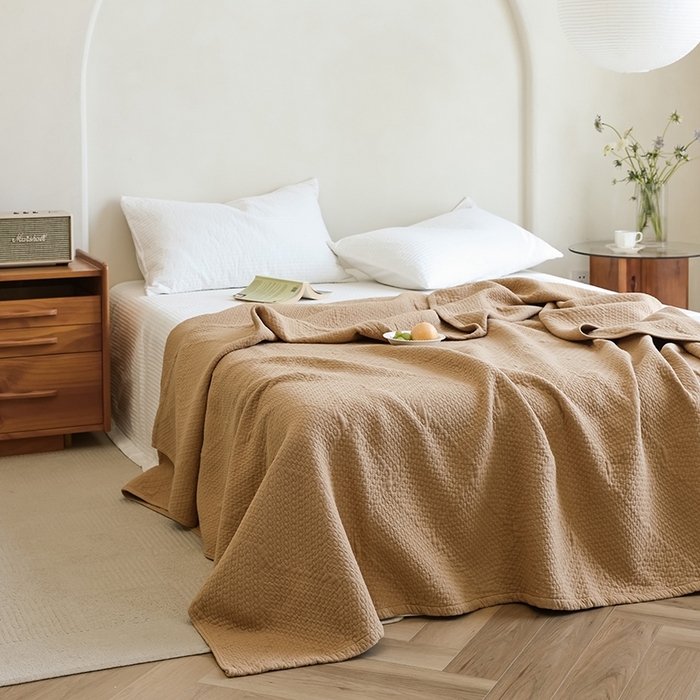 91家纺网 家纺一手货源 找家纺 雯雨家纺2025新款A类全棉加厚六层纱提花纯色盖毯 六层纱-驼色