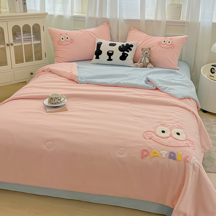 91家纺网 家纺一手货源 找家纺 眠帛家居 2025新款A类水洗皱皱纱毛巾绣夏被四件套 星小宝