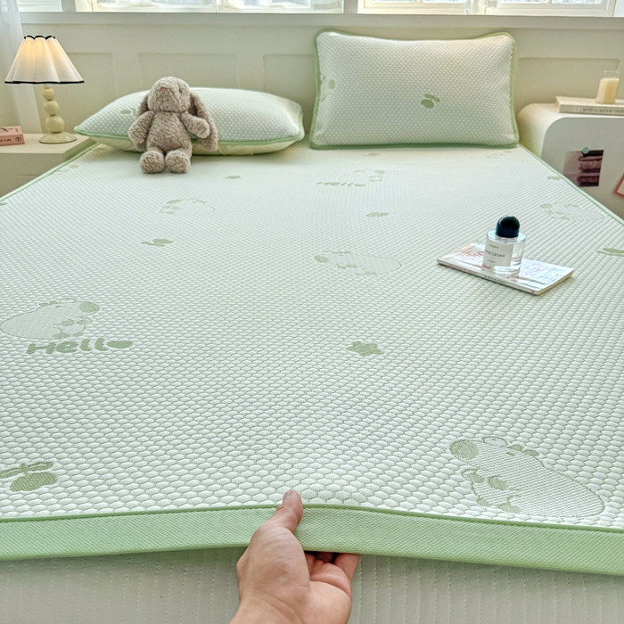 91家纺网 家纺一手货源 找家纺 绣女坊 2025新款冰豆豆提花凉席三件套 卡皮巴拉-绿色