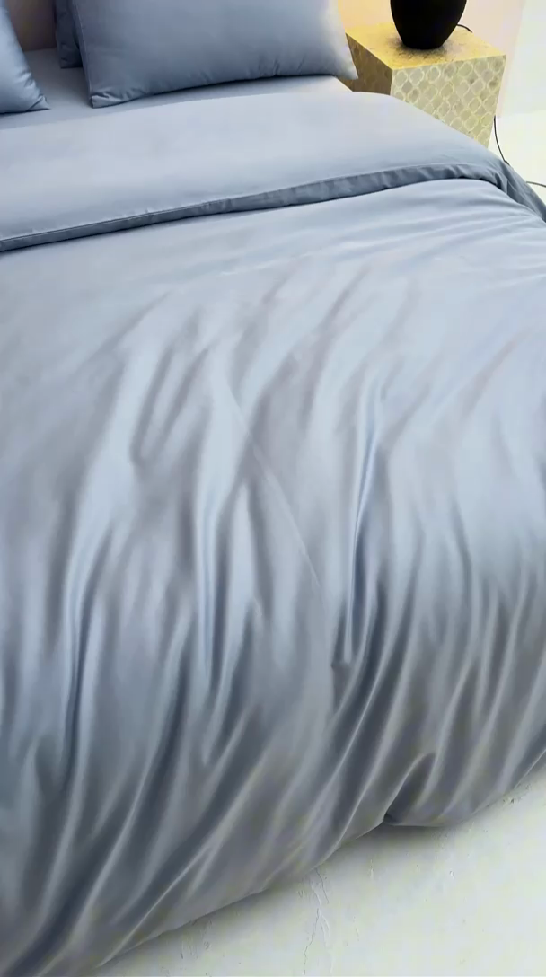 91家纺网 家纺一手货源 找家纺 闲鱼家纺 2025新款亲肤舒适60S黑标A类全棉纯色四件套单被套单床笠-风格一单被套单床笠-风格二 浅蓝灰