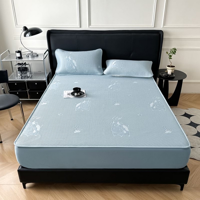 91家纺网 家纺一手货源 找家纺 卡罗兰 2025新款豆豆凉席PE提花豆豆席奶牛系列-床笠款 蓝色