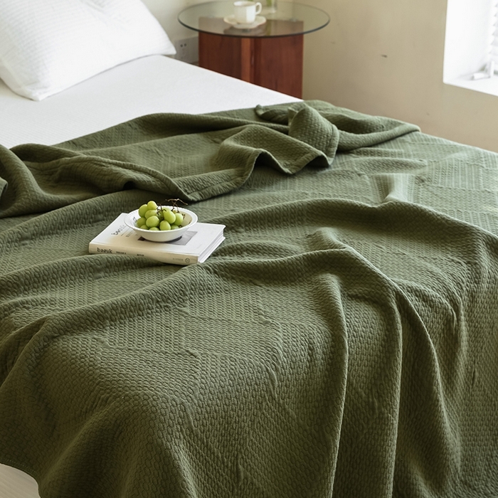 91家纺网 家纺一手货源 找家纺 雯雨家纺2025新款A类全棉加厚六层纱提花纯色盖毯 六层纱-橄榄绿