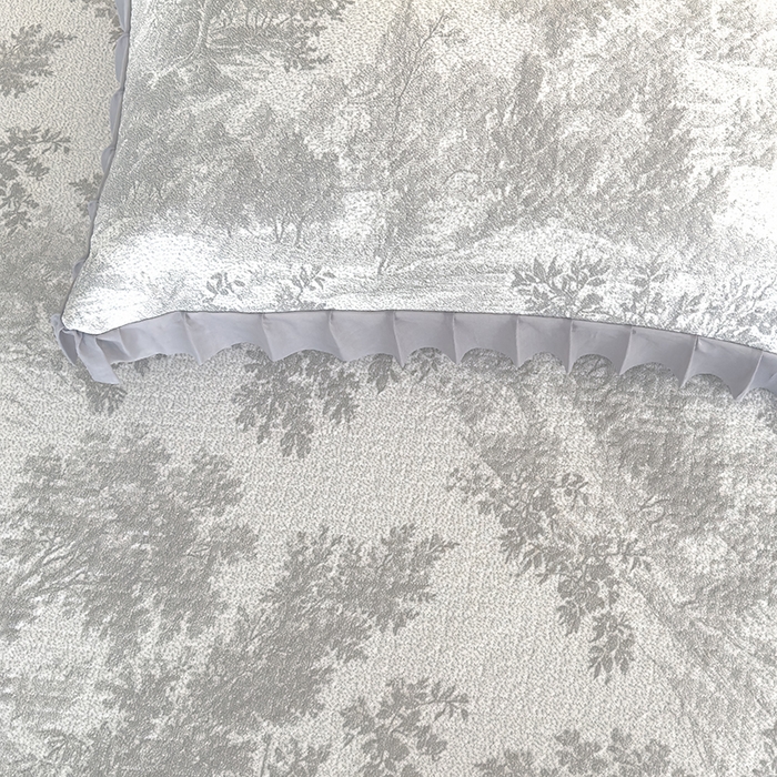 91家纺网 家纺一手货源 找家纺 冬然家纺 2025新款冰豆豆席子凉席床裙款 梦幻森林-灰