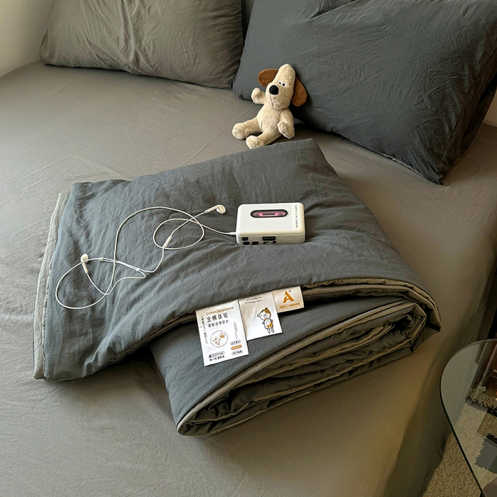 91家纺网 家纺一手货源 找家纺 耀达家居 2025新款水洗棉双拼夏被四件套 高级灰➕烟灰