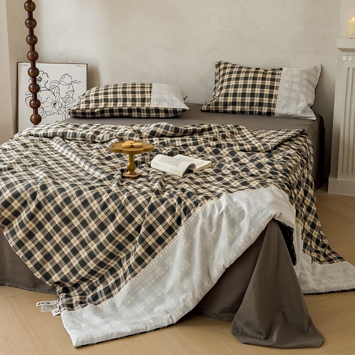 91家纺网 家纺一手货源 找家纺 曼町家居 2025春夏新款全棉纯棉双层纱法式镂空立体大花边夏被夏凉被空调被四件套 繁花