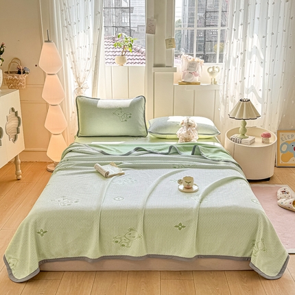 91家纺网 家纺一手货源 找家纺 家喜爱 2025新款A类5D华夫格冰豆豆针织棉夏被盖毯 暴力熊-绿色