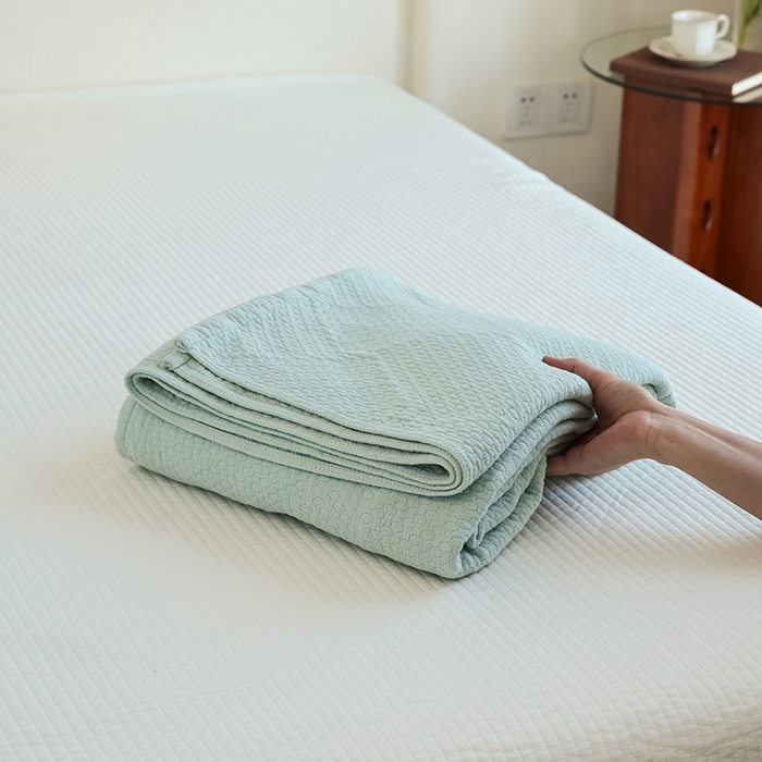 91家纺网 家纺一手货源 找家纺 雯雨家纺2025新款A类全棉加厚六层纱提花纯色盖毯 六层纱-浅绿