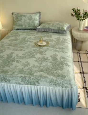 91家纺网 家纺一手货源 找家纺 冬然家纺 2025新款冰豆豆席子凉席床裙款 梦幻森林-绿