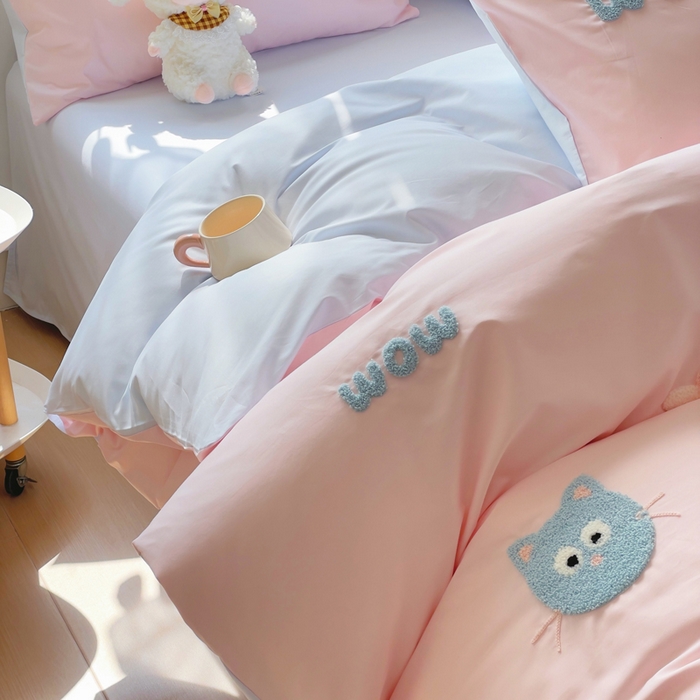 91家纺网 家纺一手货源 找家纺 锦觅家纺  2025新款奶油小清新毛巾绣全棉纯棉四件套-风格一（专版散花必须控价） 甜心小猫