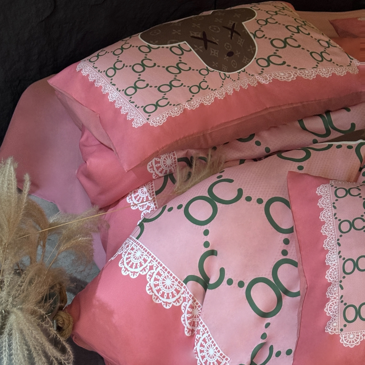 91家纺网 家纺一手货源 找家纺 丽斐 2025新款磨毛数码印花四件套 磨毛粉色ccoco