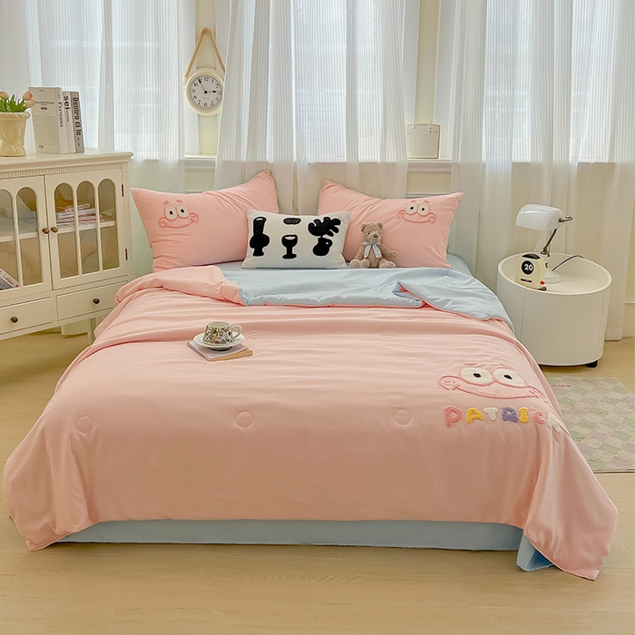 91家纺网 家纺一手货源 找家纺 眠帛家居 2025新款A类水洗皱皱纱毛巾绣夏被四件套 星小宝