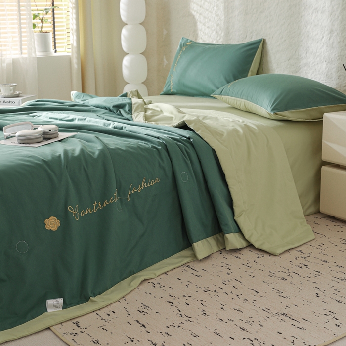 91家纺网 家纺一手货源 找家纺 简宜家居（朝初家纺） 2025新款纯棉刺绣山茶花大豆被 山茶花-水绿