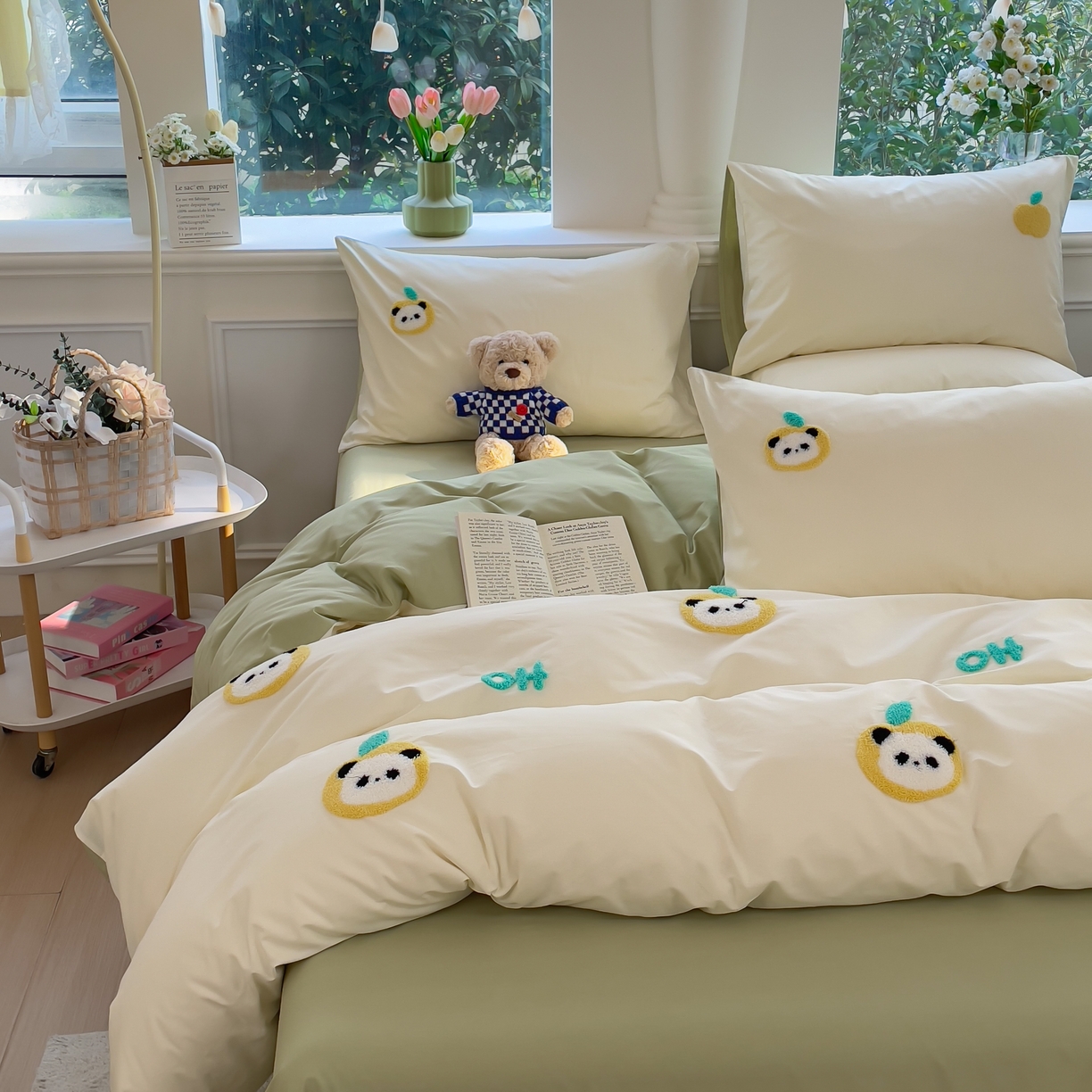 91家纺网 家纺一手货源 找家纺 锦觅家纺  2025新款奶油小清新毛巾绣全棉纯棉四件套-风格一（专版散花必须控价） 苹果熊猫