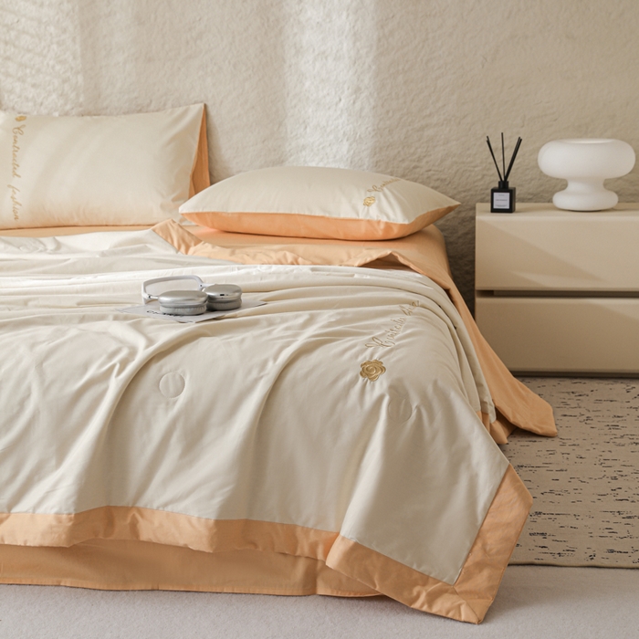 91家纺网 家纺一手货源 找家纺 简宜家居（朝初家纺） 2025新款纯棉刺绣山茶花大豆被 山茶花-米杏