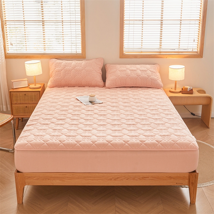 91家纺网 家纺一手货源 找家纺 3C 2025新款A类全棉四叶草防水隔脏床笠 防水 浅语-香妃粉