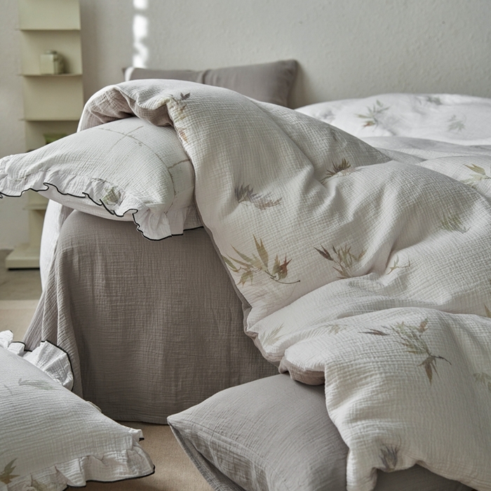 91家纺网 家纺一手货源 找家纺 安莱生活2025年新款全棉精梳棉双层纱绉纱数码印花四件套及夏凉被系列3 水竹烟