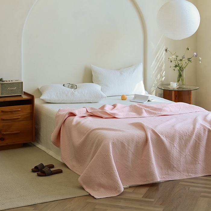 91家纺网 家纺一手货源 找家纺 雯雨家纺2025新款A类全棉加厚六层纱提花纯色盖毯 六层纱-粉色