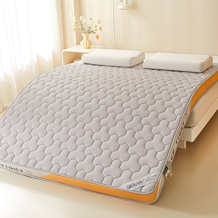 91家纺网 家纺一手货源 找家纺 锦逸2025新款牛奶丝乳胶床垫 三角格黑