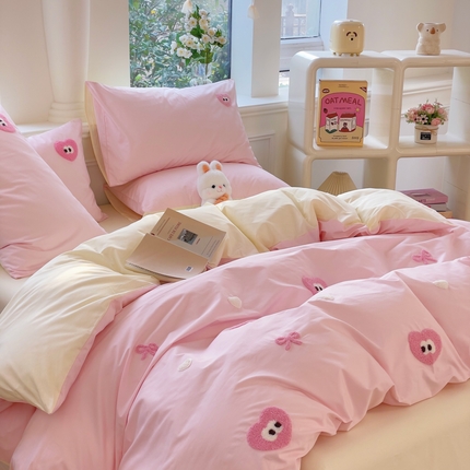 91家纺网 家纺一手货源 找家纺 （总）锦觅家纺  2025新款奶油小清新毛巾绣全棉纯棉四件套-风格一（专版散花必须控价）