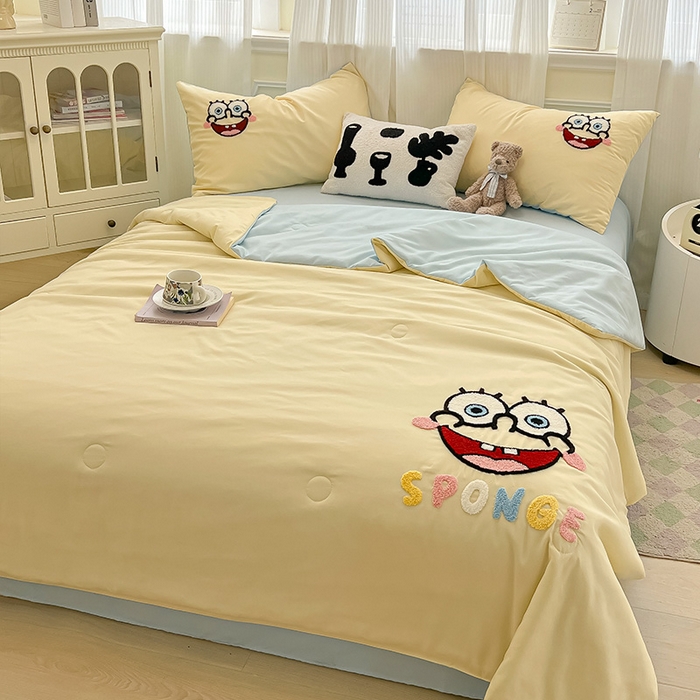 91家纺网 家纺一手货源 找家纺 眠帛家居 2025新款A类水洗皱皱纱毛巾绣夏被四件套 绵小宝