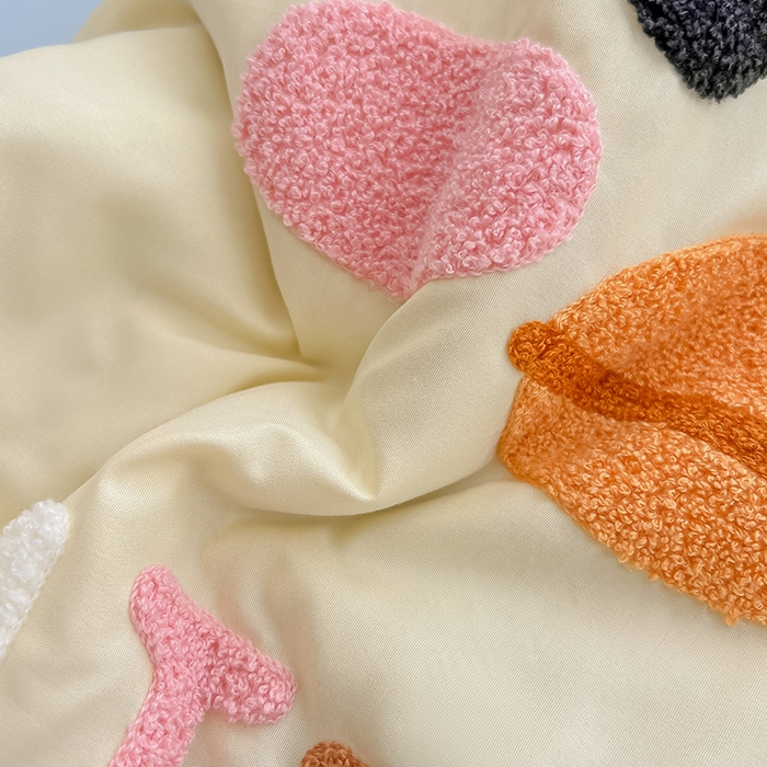 91家纺网 家纺一手货源 找家纺 眠帛家居 2025新款A类水洗皱皱纱毛巾绣夏被四件套 欢乐鸭