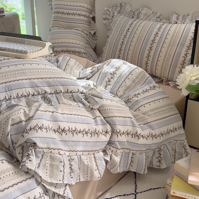 91家纺网 家纺一手货源 找家纺 希丞家居 2025新款云感提花双层纱花边四件套 小城故事