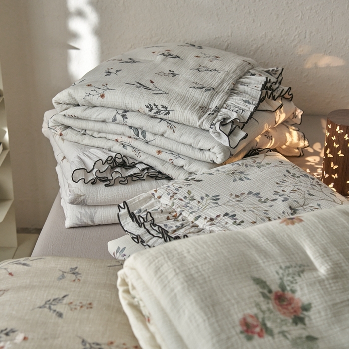 91家纺网 家纺一手货源 找家纺 安莱生活2025新款A类全棉双层皱皱纱夏凉被 叠拍图（仅供参考）