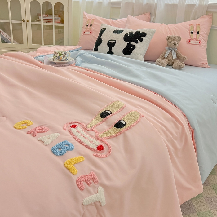 91家纺网 家纺一手货源 找家纺 眠帛家居 2025新款A类水洗皱皱纱毛巾绣夏被四件套 蟹先生