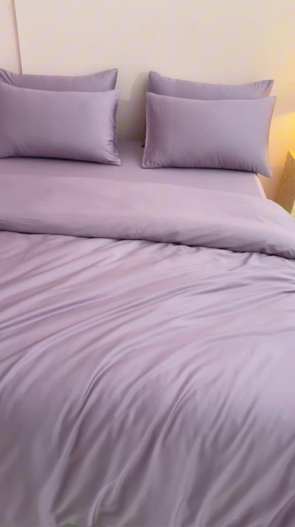 91家纺网 家纺一手货源 找家纺 闲鱼家纺 2025新款亲肤舒适60S黑标A类全棉纯色四件套单被套单床笠-风格一单被套单床笠-风格二 木槿紫