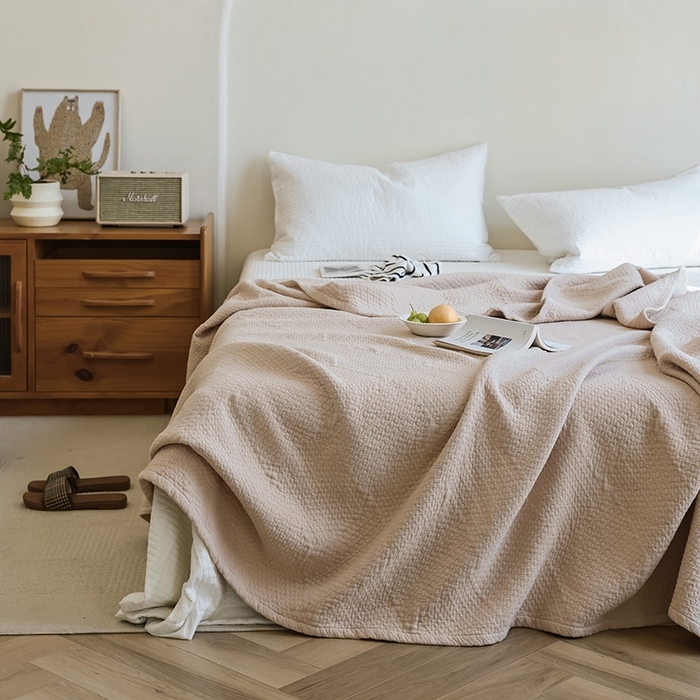 91家纺网 家纺一手货源 找家纺 雯雨家纺2025新款A类全棉加厚六层纱提花纯色盖毯 六层纱-卡其