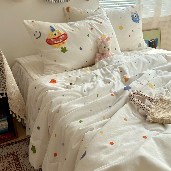 91家纺网 家纺一手货源 找家纺  曼町家居 全棉双层纱毛巾绣夏被三件套 哆啦趣梦