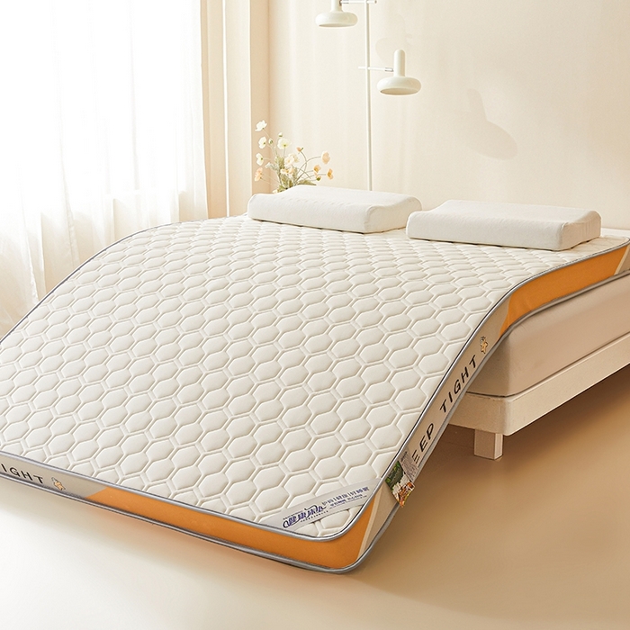 91家纺网 家纺一手货源 找家纺 锦逸2025新款牛奶丝乳胶床垫 六边形白