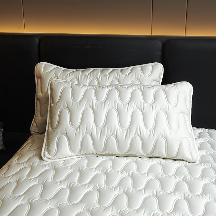 91家纺网 家纺一手货源 找家纺 3C 2025新款100支全棉抗菌夹棉床笠 韵律 白