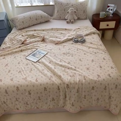 91家纺网 家纺一手货源 找家纺 葡萄家 2025新款A类母婴级大豆纤维牛奶丝针织棉夏凉被（提供买家秀）花粉