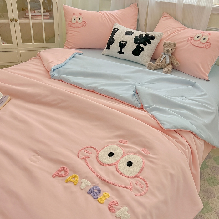 91家纺网 家纺一手货源 找家纺 眠帛家居 2025新款A类水洗皱皱纱毛巾绣夏被四件套 星小宝