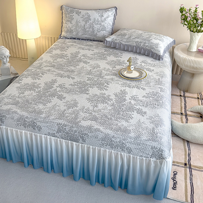 91家纺网 家纺一手货源 找家纺 冬然家纺 2025新款冰豆豆席子凉席床裙款 梦幻森林-灰