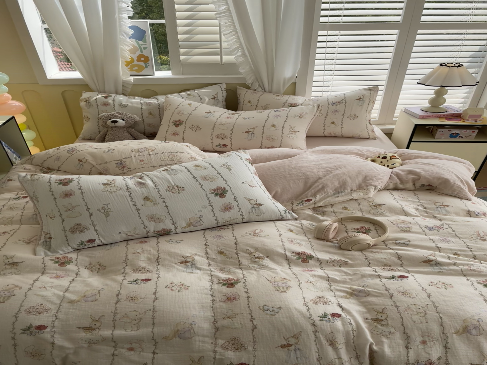 91家纺网 家纺一手货源 找家纺 凯磊2025新款.纯棉皱皱纱数码印花四件套 洛可可兔 粉