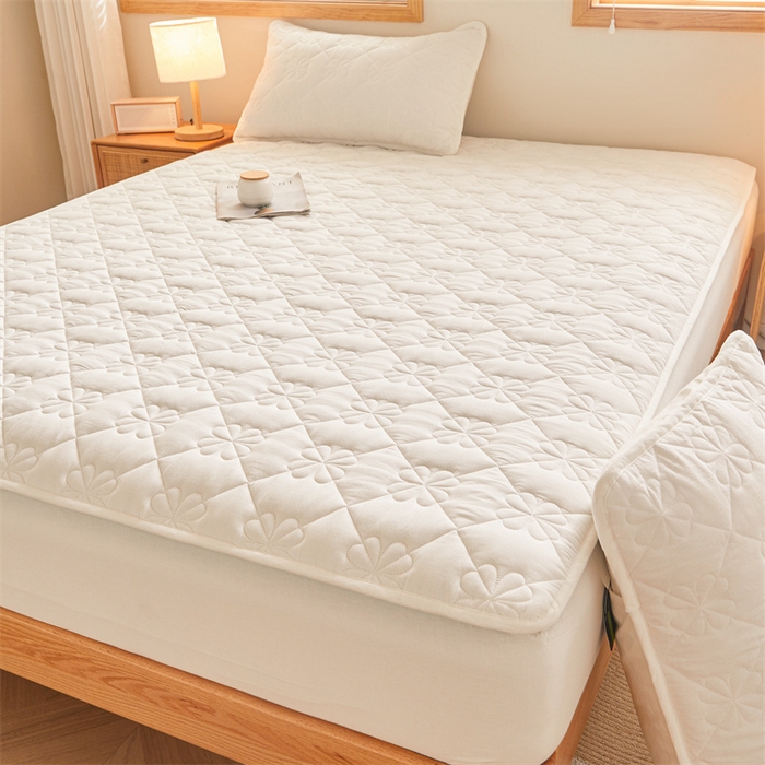 91家纺网 家纺一手货源 找家纺 3C 2025新款A类全棉四叶草防水隔脏床笠 防水 浅语-云朵白