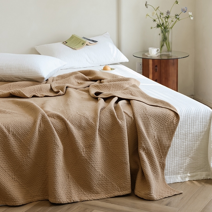 91家纺网 家纺一手货源 找家纺 雯雨家纺2025新款A类全棉加厚六层纱提花纯色盖毯 六层纱-驼色