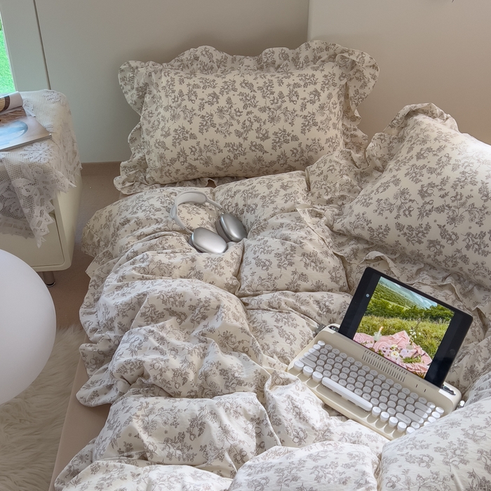 91家纺网 家纺一手货源 找家纺 希丞家居 2025新款云感提花双层纱花边四件套 山楂树下