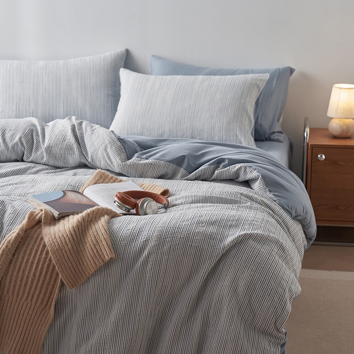 91家纺网 家纺一手货源 找家纺 千朵森  2025新款全棉色织提花条纹四件套 提花条纹-蓝