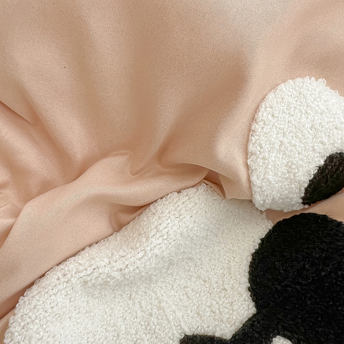 91家纺网 家纺一手货源 找家纺 眠帛家居 2025新款A类水洗皱皱纱毛巾绣夏被四件套 熊宝-奶茶