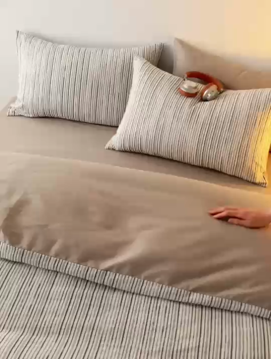 91家纺网 家纺一手货源 找家纺 千朵森  2025新款全棉色织提花条纹四件套 提花条纹-墨