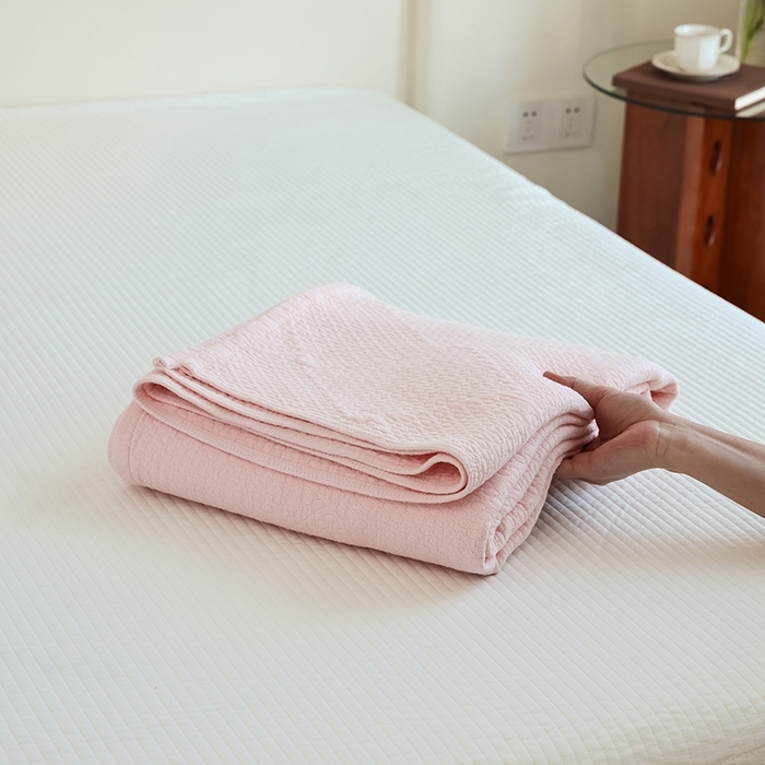 91家纺网 家纺一手货源 找家纺 （总）雯雨家纺2025新款A类全棉加厚六层纱提花纯色盖毯