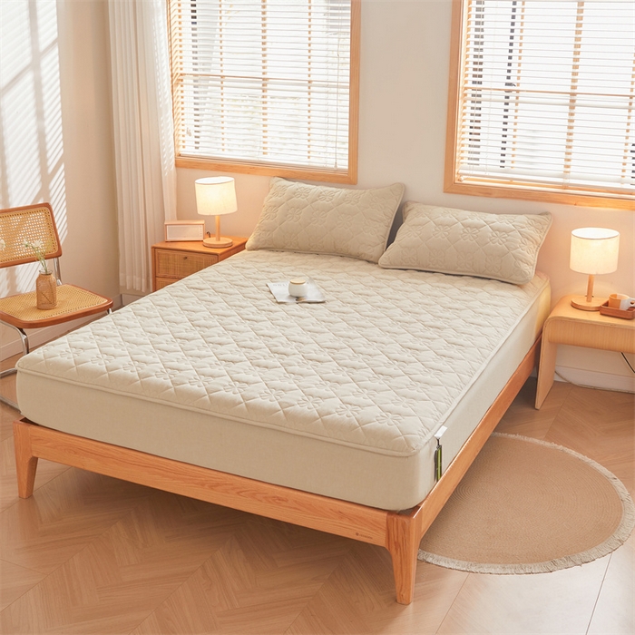 91家纺网 家纺一手货源 找家纺 3C 2025新款A类全棉四叶草防水隔脏床笠 防水 浅语-浅卡其