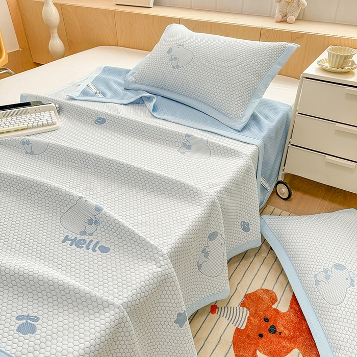 91家纺网 家纺一手货源 找家纺 绣女坊 2025新款冰豆豆提花凉席三件套 卡皮巴拉-蓝