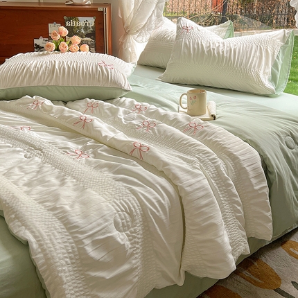 灰鲸 2025新款泡泡纱郁金香，蝴蝶结满绣系列夏被四件套 蝴蝶结-奶昔白+抹茶绿