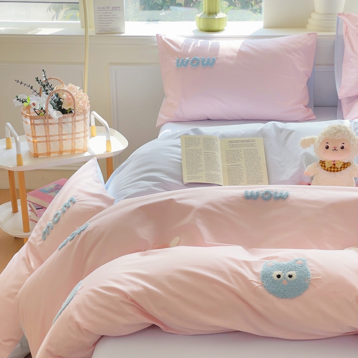 91家纺网 家纺一手货源 找家纺 锦觅家纺  2025新款奶油小清新毛巾绣全棉纯棉四件套-风格一（专版散花必须控价） 甜心小猫